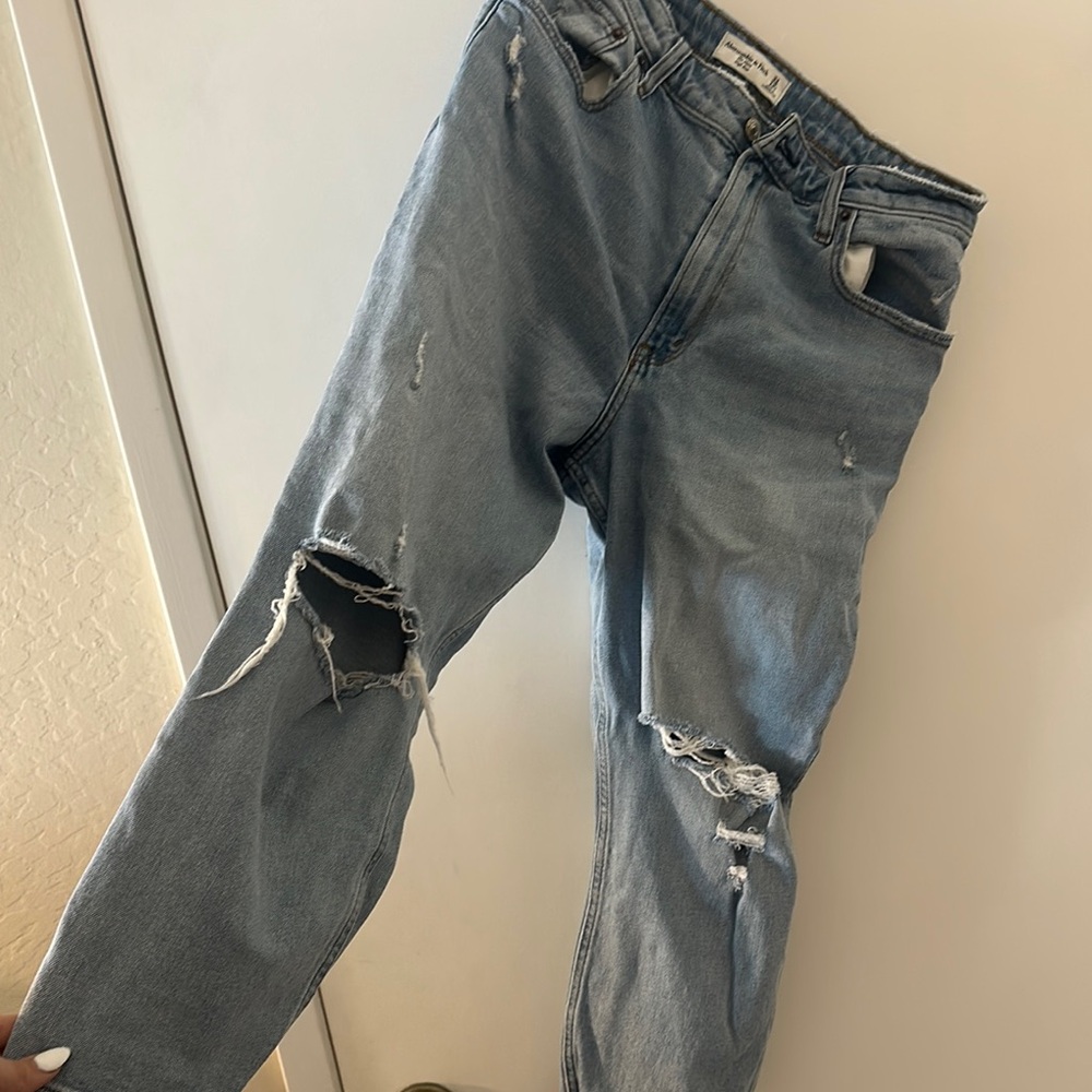 Abercrombie & Fitch High Rise Ripped Jeans in Blue